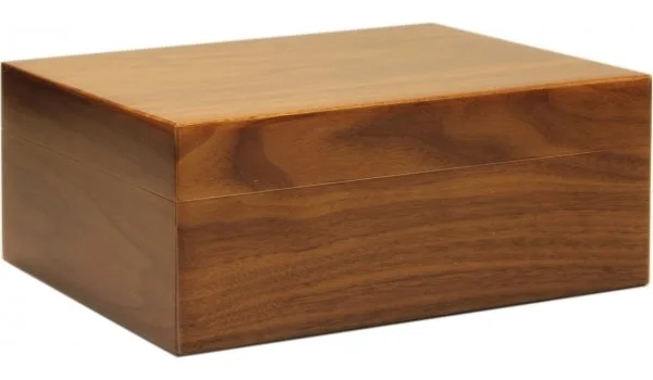 Humidor Pegasus od drva oraha, s premazom 35