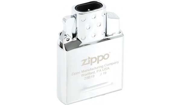 Zippo upaljač s dvostrukim plamenom i umetkom butanski