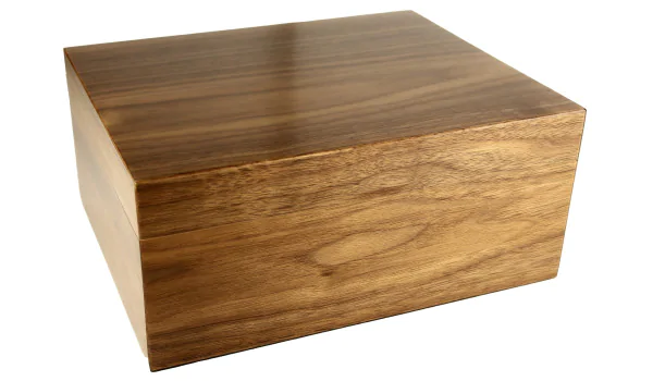 Pegasus humidor od orahovine za 50 cigara